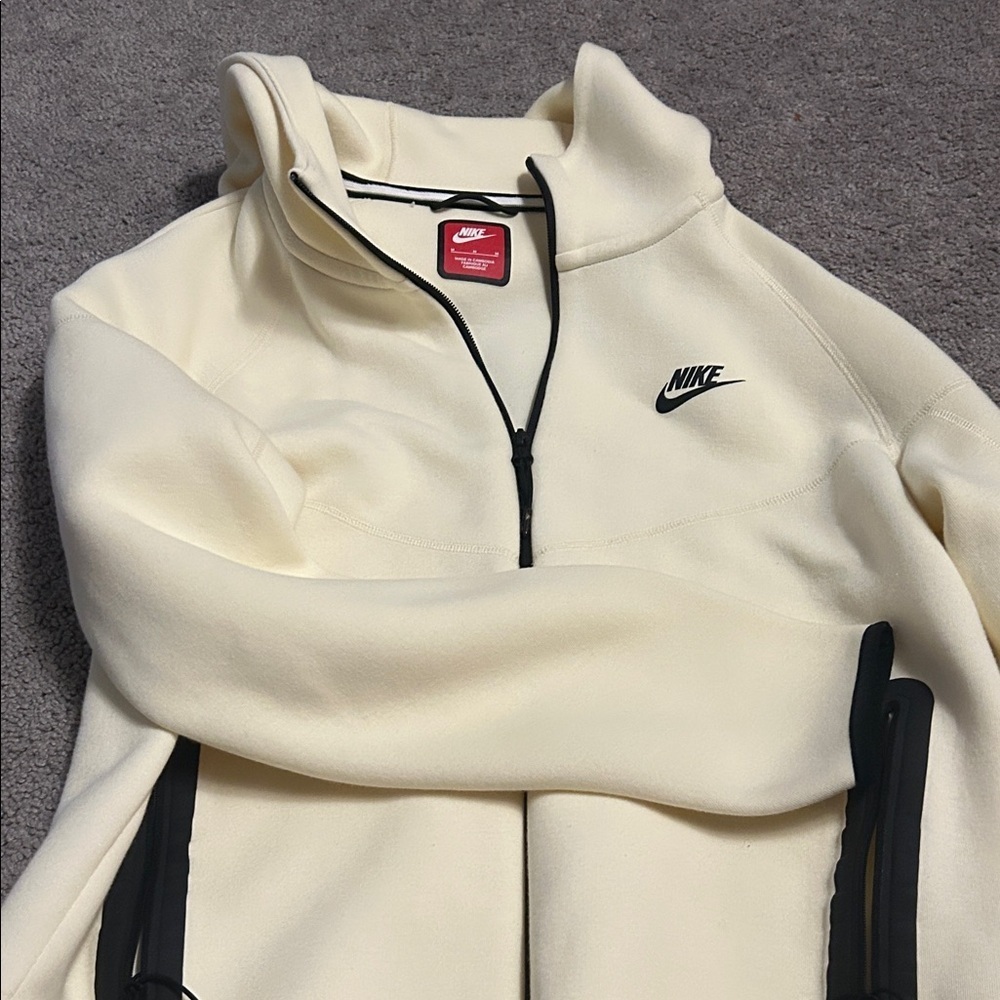 Nike Men's Cream Zip-Up Sweater - Picture 3 of 7